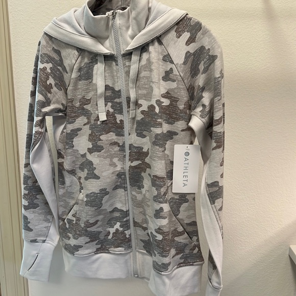 Athleta Triumph Printed Hoodie Size Medium - Picture 1 of 4